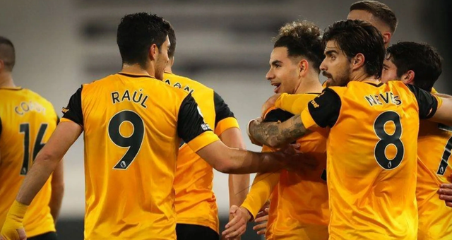 Feather Robot 完美钩住帮助大哥 SeTab 覆盖 ThunderTalk Gaming 德国杯 + 双杀 LNG Esports 在联赛中